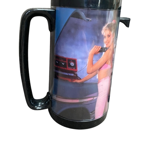 Lot of two vintage 80s 90s Snap-On Tool Mugs featuring toolmate girls Pin-up - Picture 6 of 8